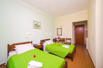 Hotel Triton Garden 3*