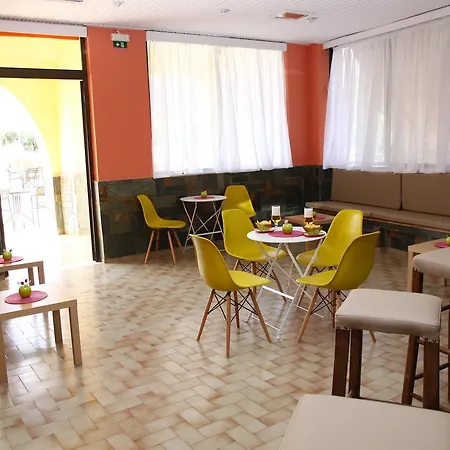 Triton Garden Hotel