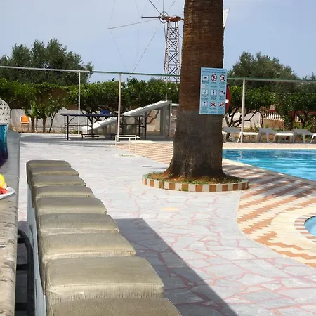 Hotel Triton Garden 3*