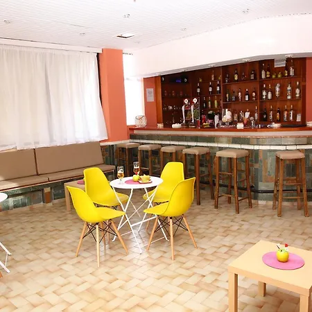 Triton Garden Hotel 3*
